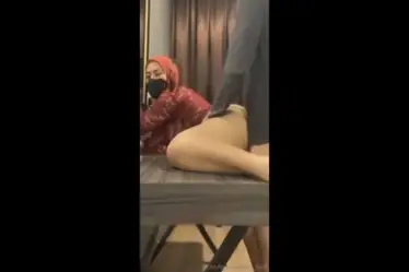 Tante Kebaya Merah Beraksi Lagi Lakukan Posisi Maut